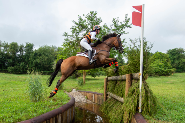 Photo 1_LaurenNicholson_Vermiculus_CrossCountry_AmyDragooPhotography