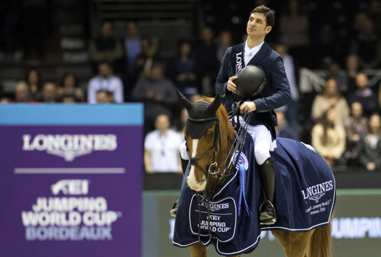 Steve Guerdat (SUI) riding Victorio des Frotards awards