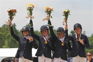 yr gold team_skyler decker, camilla grover-dodge, amanda beale clement, morgan boothbrantgammaphotosyr5b5869