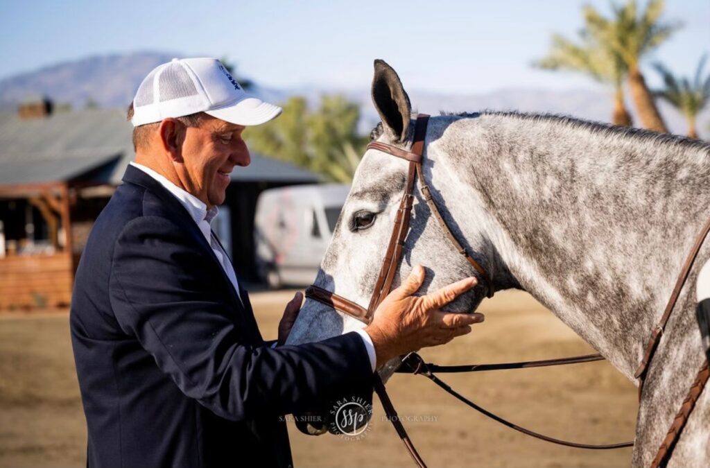 Archie Cox shares a moment with Day Dreaming at the 2023 Desert Circuit. ©Sara Shier Photography